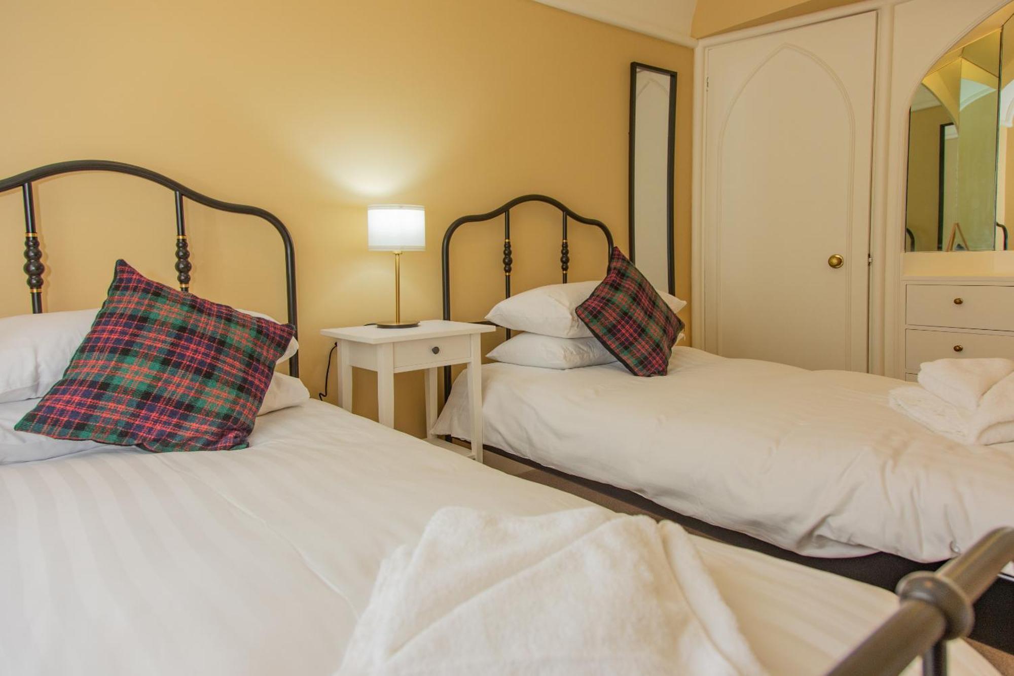 Armadale Castle Lodges Ardvasar  Habitación foto